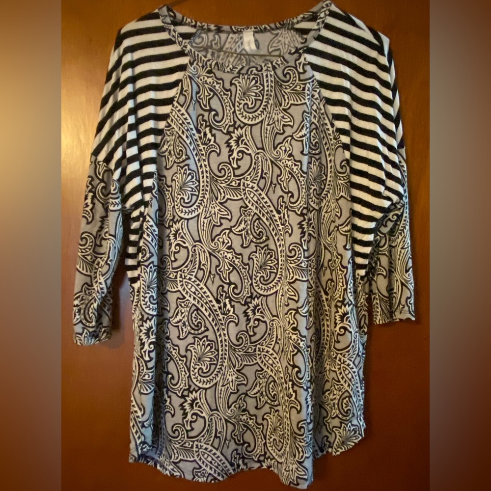 Ladies top. Size M